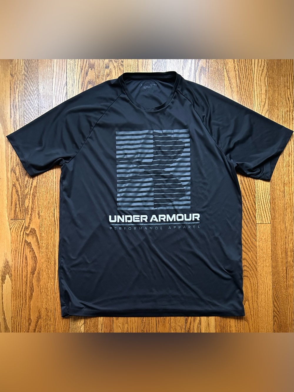 Under Armour Men’s Black Short-Sleeve Performance Tee with Gray Logo